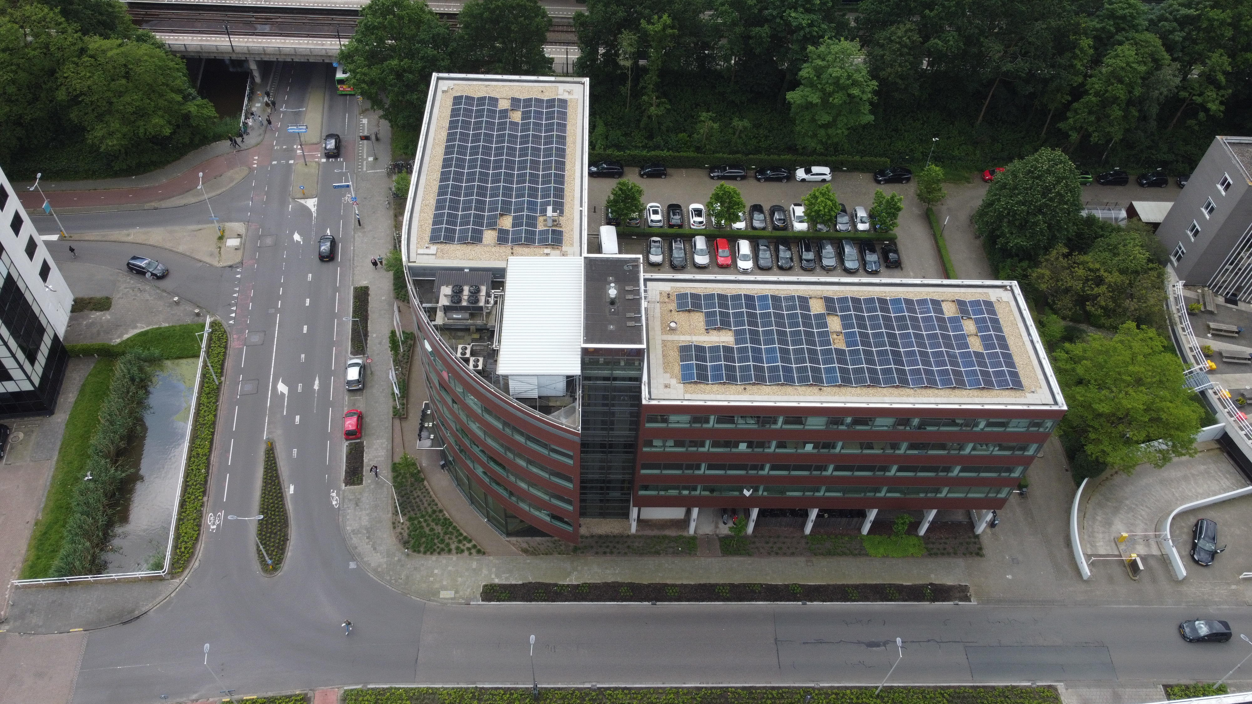 Zakelijke zonnepanelen die Zoncoalitie realiseerde voor POA