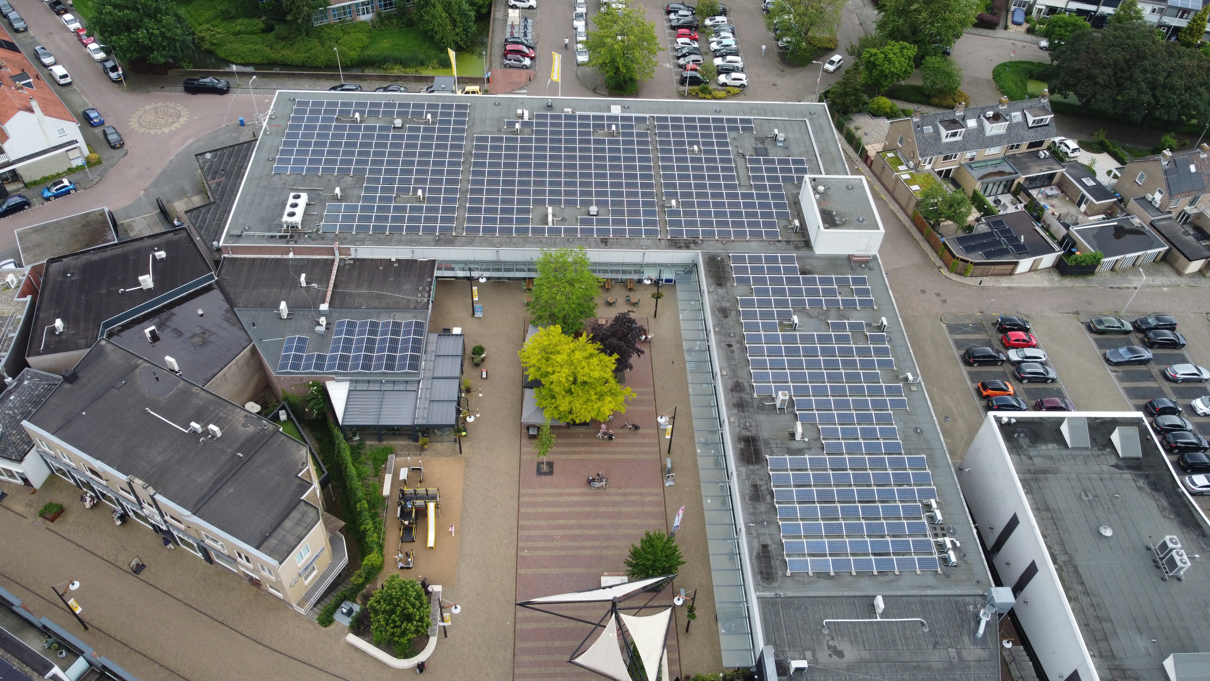 Zakelijke zonnepanelen die Zoncoalitie realiseerde voor POA